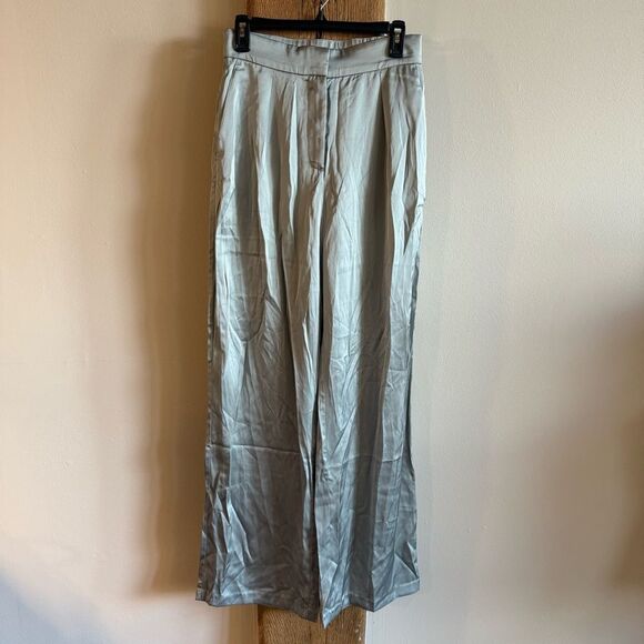 NWT Abercrombie Women’s Satin Tailored Wide Leg Pant - Silver 28 Long - Picture 3 of 9